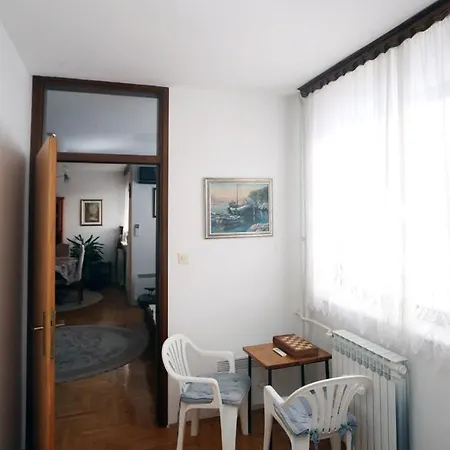 Apartment Snowball